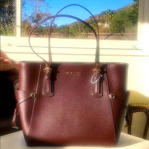 Michael Kors Voyager leather tote bag